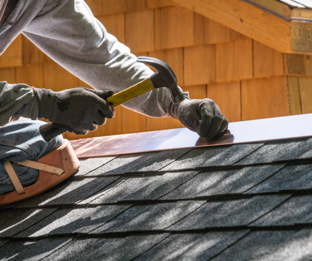 Best Roof Gutter Cleaning  in Yelm, WA